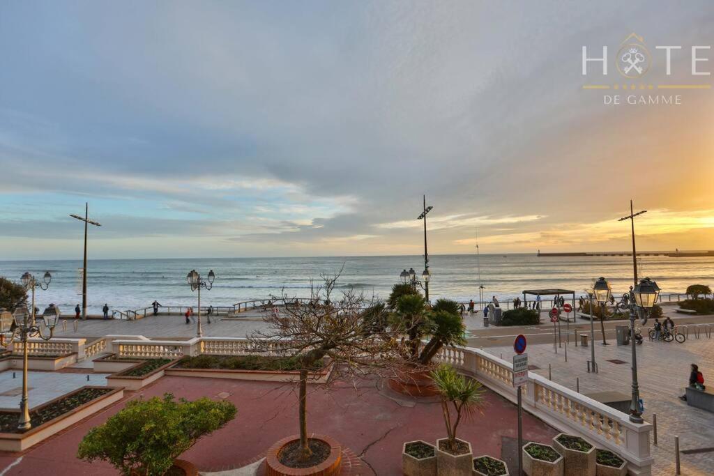 Appartement Central, Vue Mer Epoustouflante. เลส์ซาบล์-โดล็อนน์ ภายนอก รูปภาพ